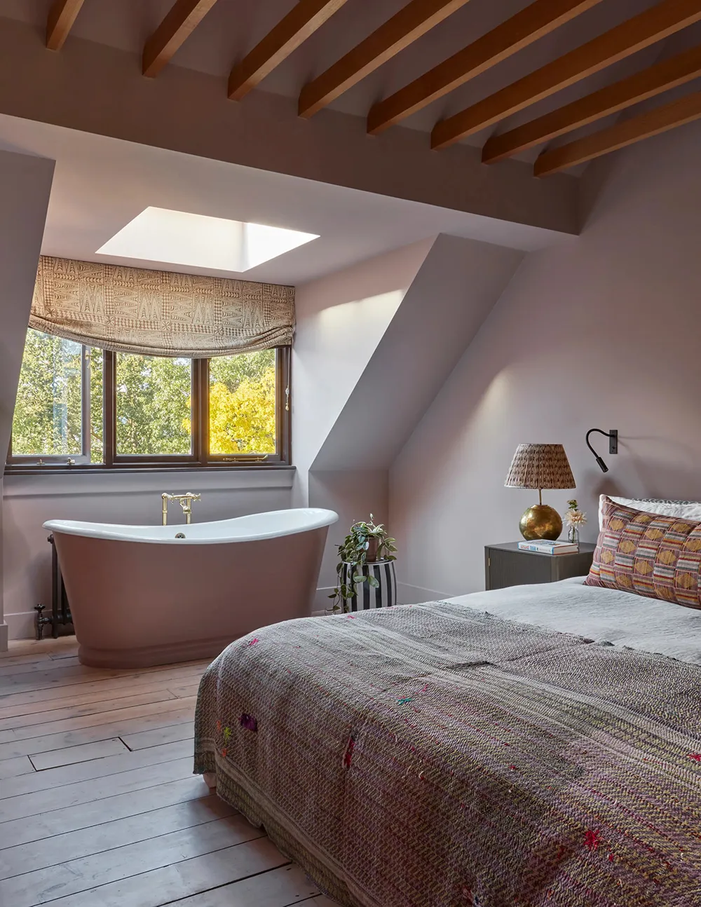 Diseñadora Katie Guinness aportó color y vida a una casa townhouse edwardiana en Londres - Gallery image 12