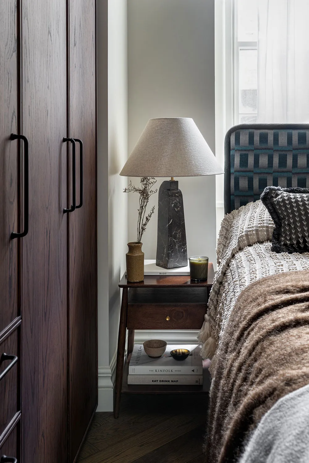 Elegant and Stylish Interior in London - Gallery image 13