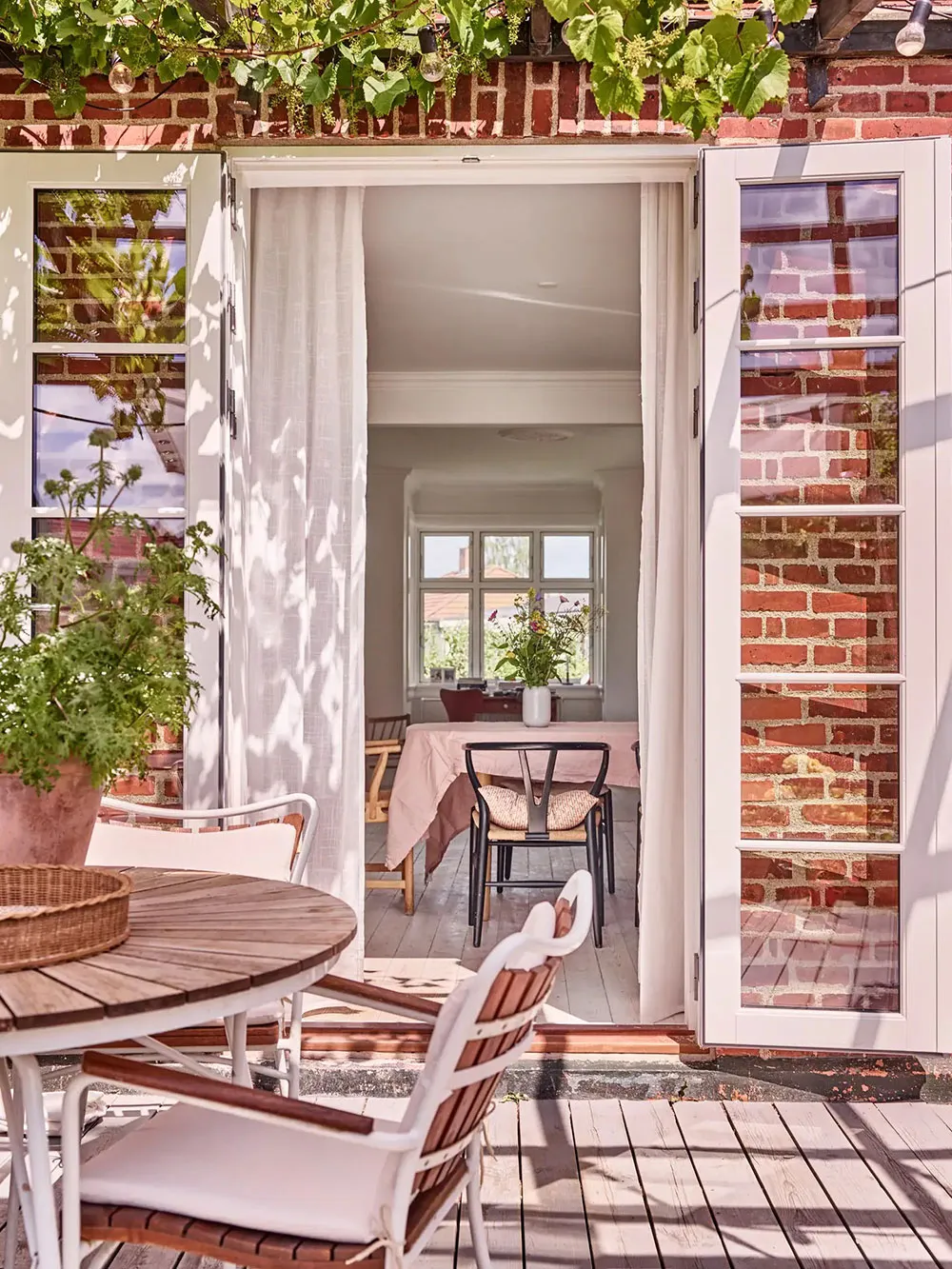 डेनमार्क में स्थित एक पुरानी ईंटों से बनी विला के आंतरिक भाग – प्रेरणादायक एवं सुंदर। - Gallery image 3