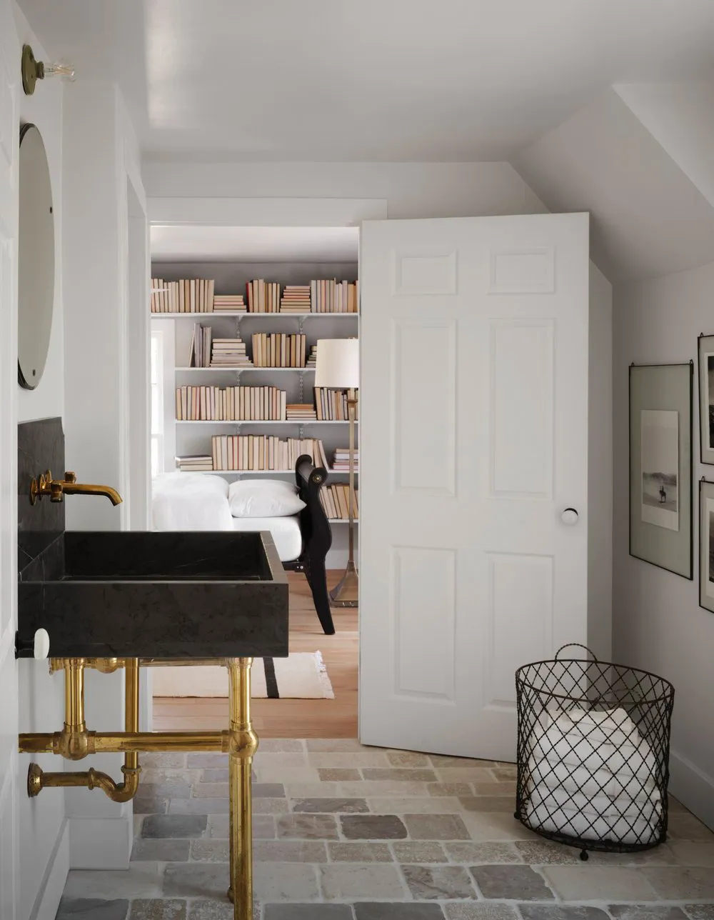 Сісти від усього: оновлення красивого підмісцевого дому, якого немає на картах - Gallery image 16