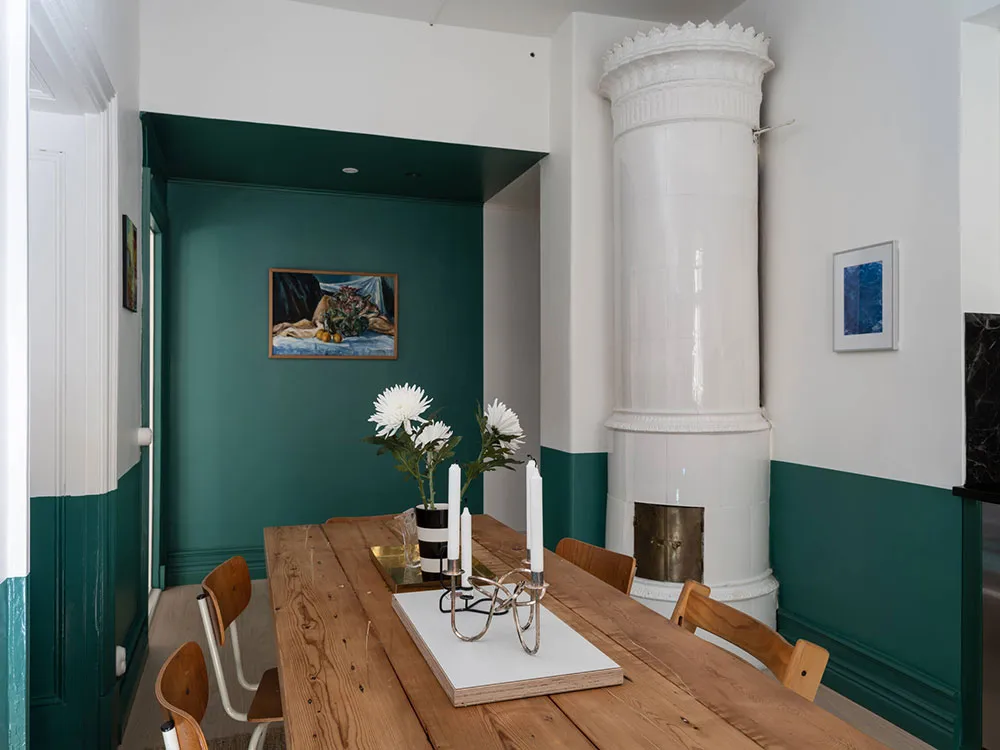 Murs peints à la main et cuisine blanche-verte inhabituelle : appartement à Göteborg (75 m²) - Gallery image 23