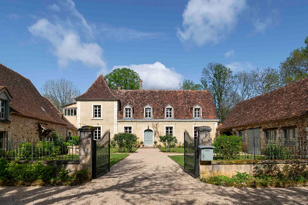 Znakomite przebudowanie starożytnej francuskiej rezydencji - Gallery image 2