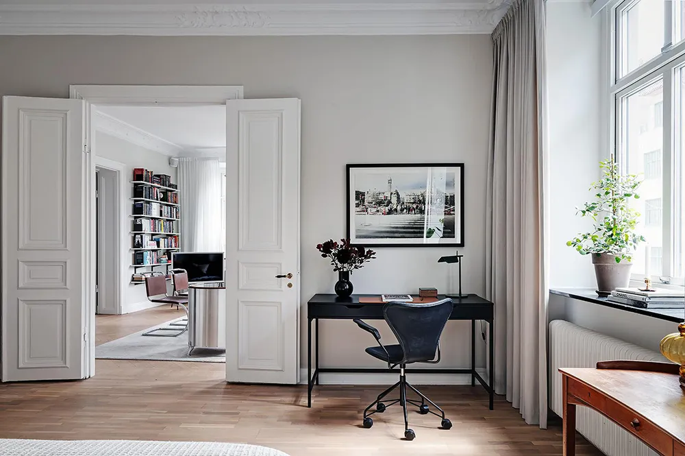 Elegante diseño escandinavo con acentos oscuros en el decorado - Gallery image 30