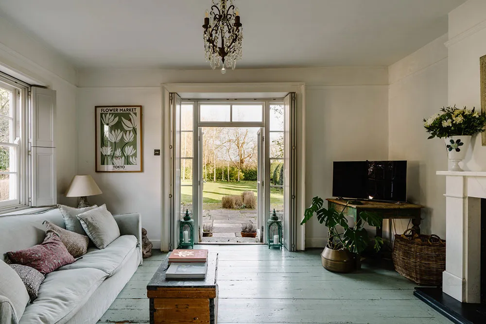 Charm of a Historic Georgian Mansion in Hampshire - Gallery image 14