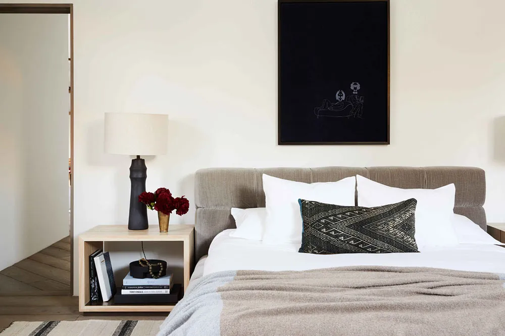 कैलिफोर्निया में स्थित एक मैक्सिकन विला का चमकदार एवं आधुनिक रूप से पुनर्निर्माण - Gallery image 14