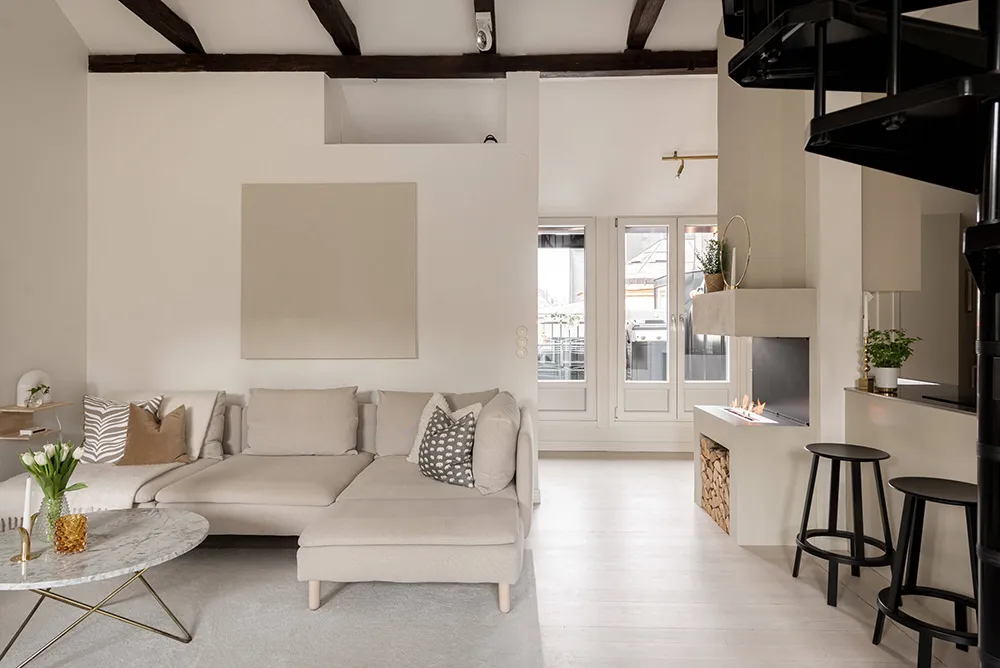 स्टॉकहोम में सुंदर अपार्टमेंट, जिसमें घुमावदार सीढ़ियाँ हैं। - Gallery image 9