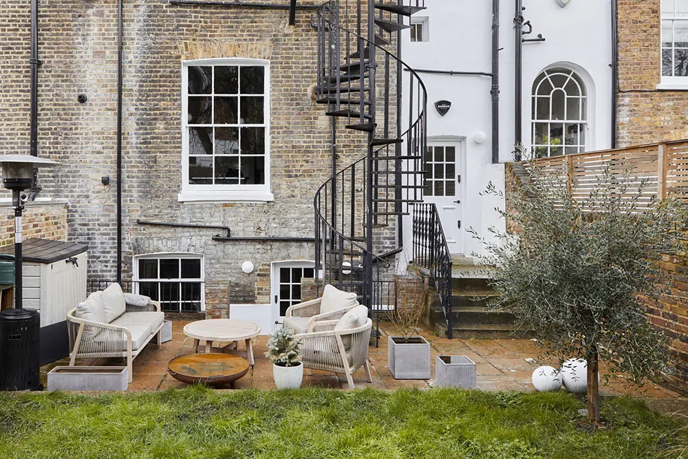 Лёгкие и элегантные интерьеры квартиры в прекрасном викторианском доме в Лондоне - Gallery image 21