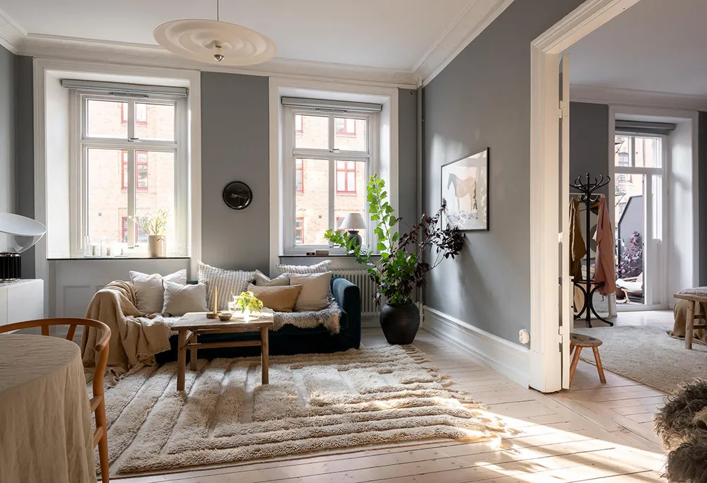 Murs gris et décoration chaleureuse : appartement cosy à Göteborg (63 m²) - Gallery image 4