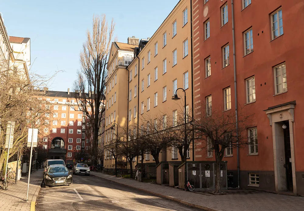 Амбарная дверь и кухня в нише: компактная и стильная двушка в Швеции (46 кв. м) - Gallery image 18