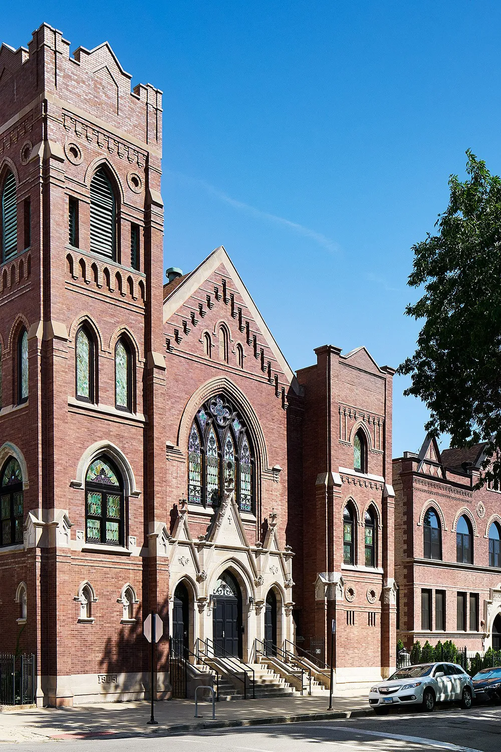 Appartement moderne d'un designer dans une ancienne église à Chicago - Gallery image 1