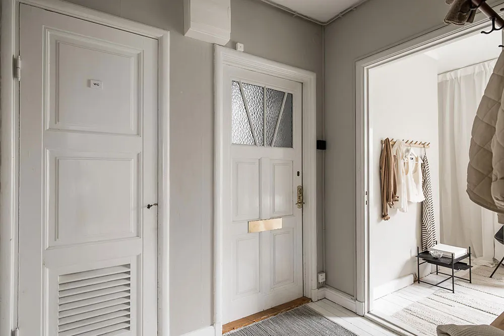 Gemütlicher grau-beige Interior mit Kamin in Göttingen (58 qm) - Gallery image 21