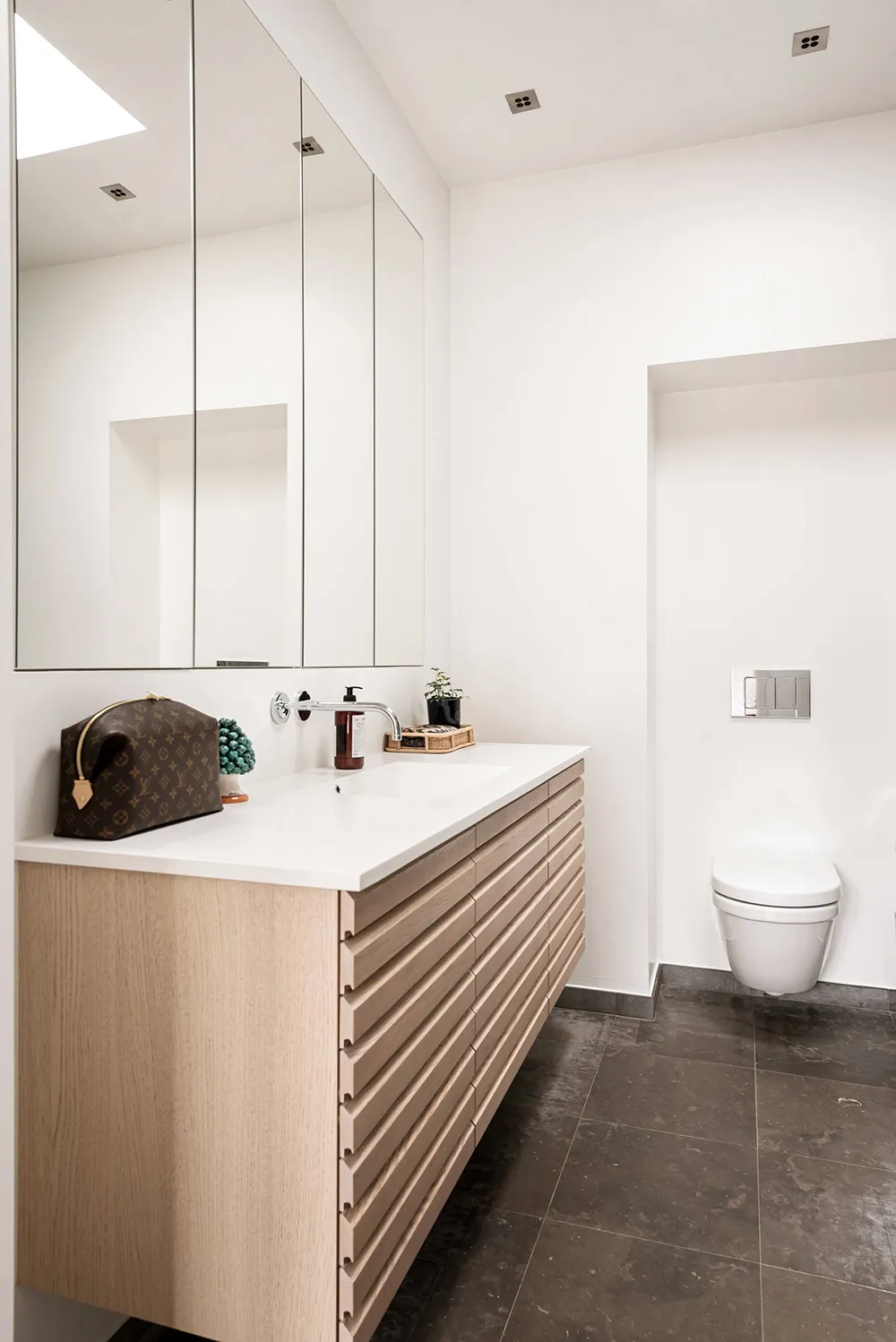 स्टॉकहोम में सुंदर अपार्टमेंट, जिसमें घुमावदार सीढ़ियाँ हैं। - Gallery image 20