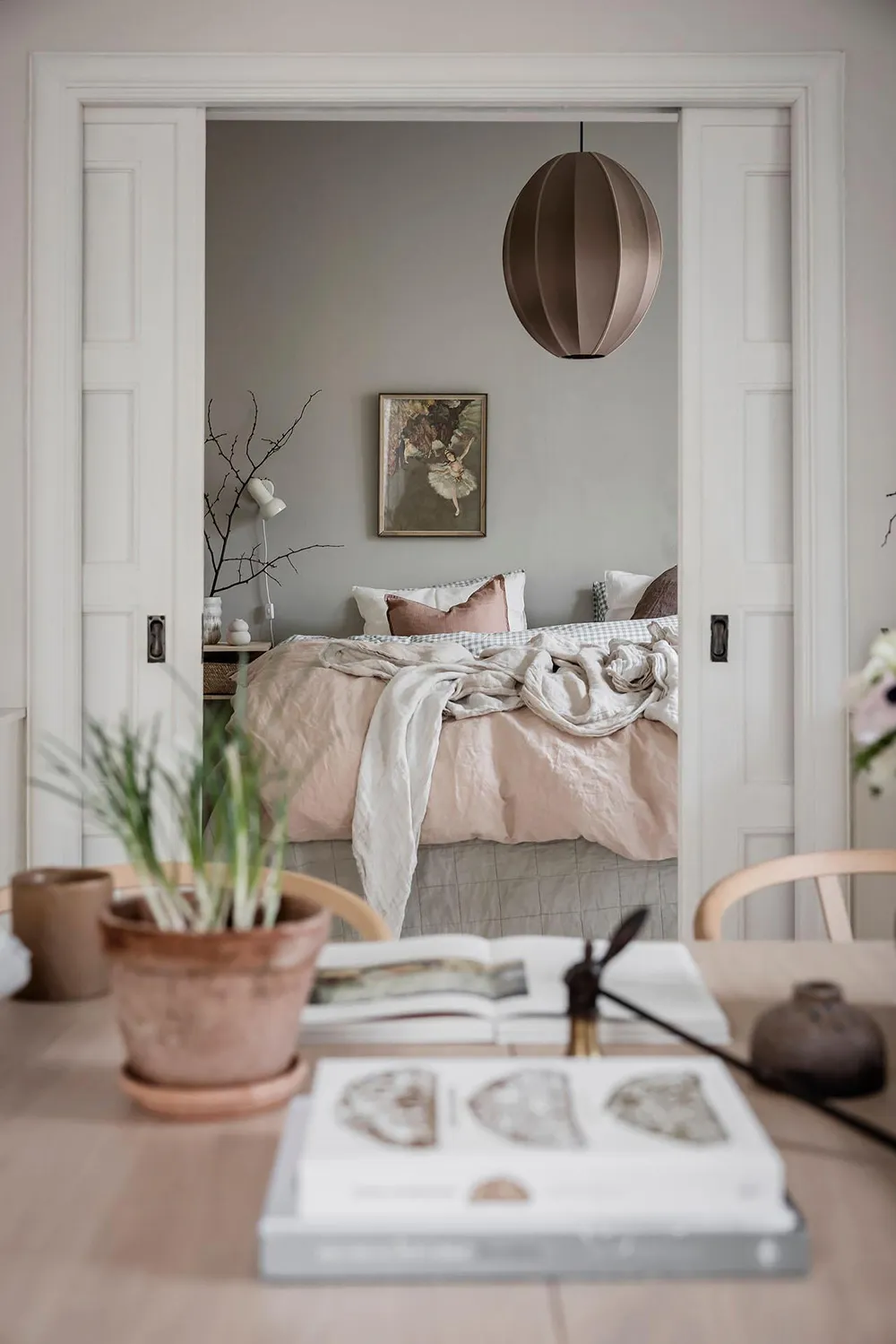 Cozy Warm Details in a Bright Scandinavian Interior (87 sq. m) - 29