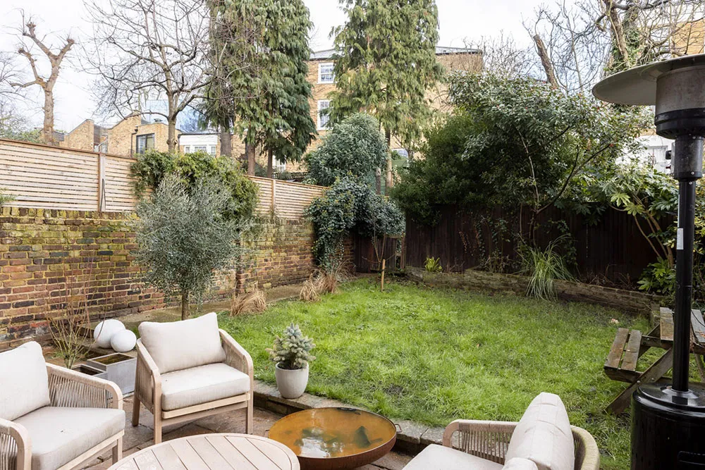 Лёгкие и элегантные интерьеры квартиры в прекрасном викторианском доме в Лондоне - Gallery image 22