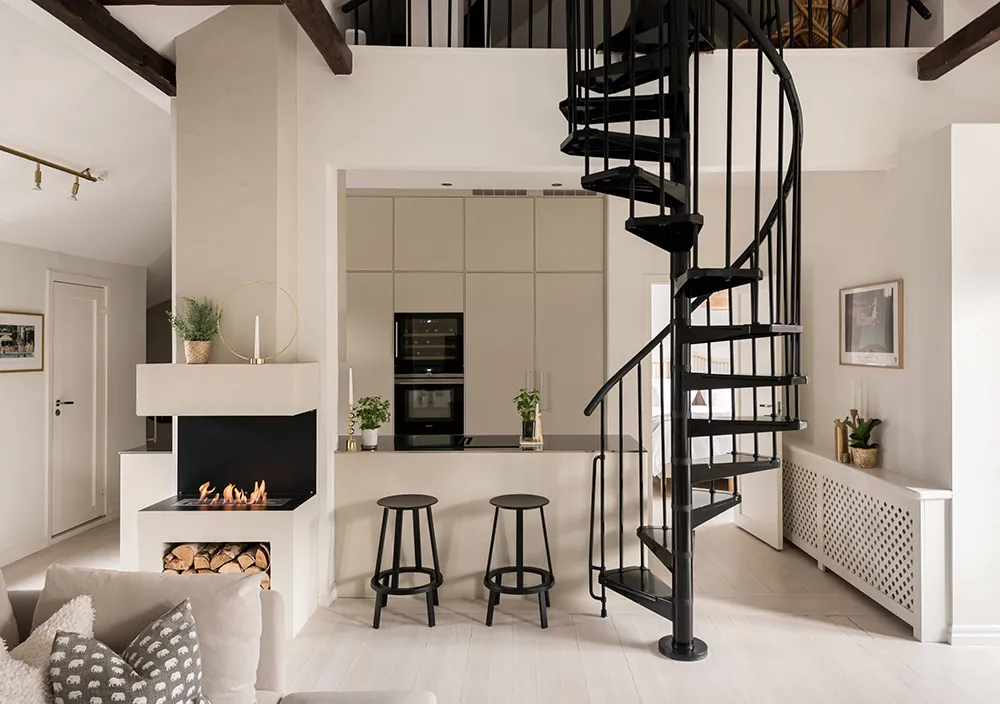 स्टॉकहोम में सुंदर अपार्टमेंट, जिसमें घुमावदार सीढ़ियाँ हैं। - Gallery image 2