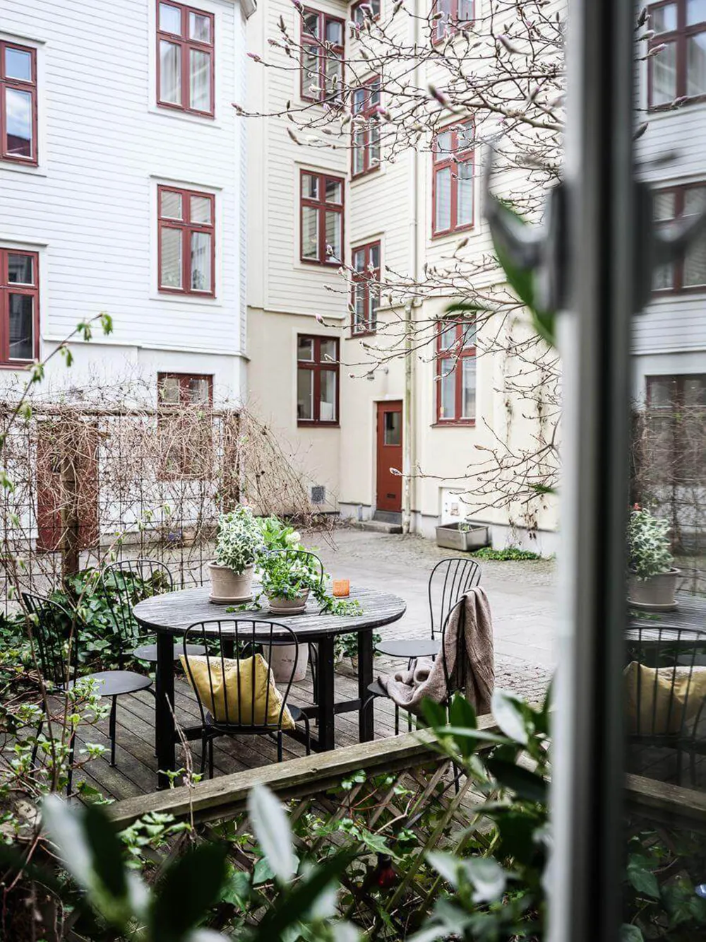 Appartement scandinave avec salon beige et chambre à coucher terre deSienne (68 m²) - Gallery image 20