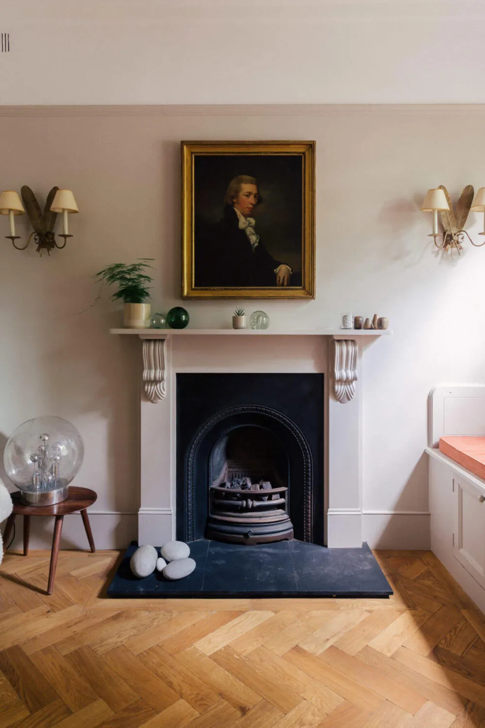 Intérieurs ensoleillés d'une maison victorienne avec vitraux à Londres - Gallery image 11