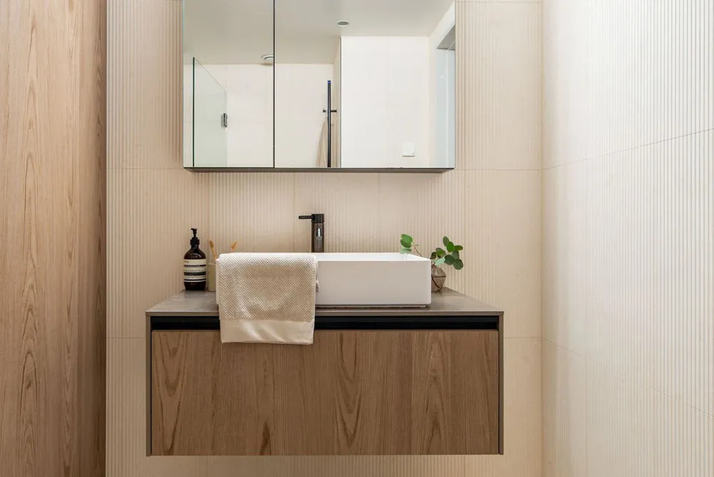 Zweiter Licht und pastellfarbene Töne: Loft in einem historischen Gebäude in Stockholm - Gallery image 8