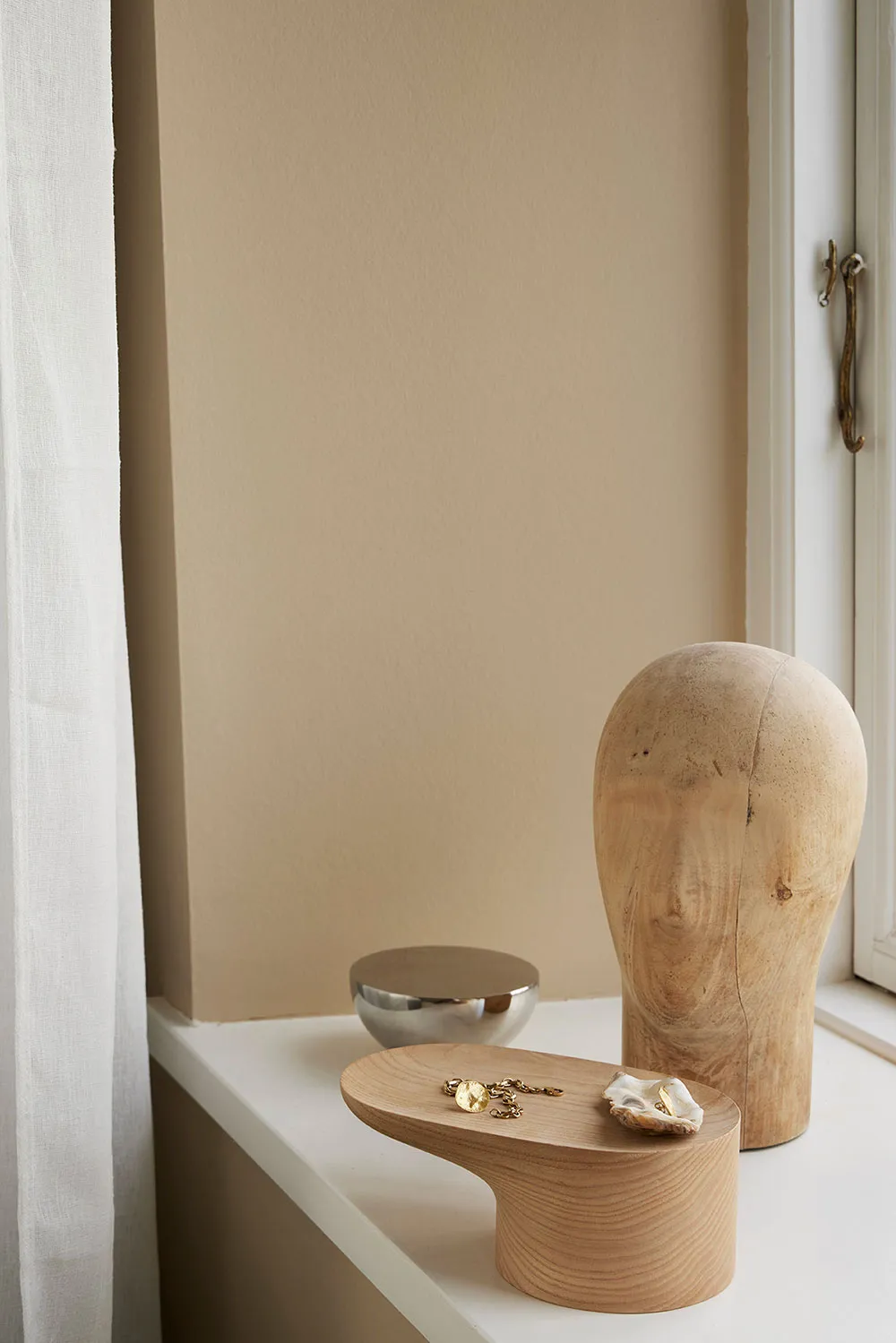 Wärme natürlicher Materialien in der kleinen Wohnung eines Designers in Dänemark - Gallery image 21