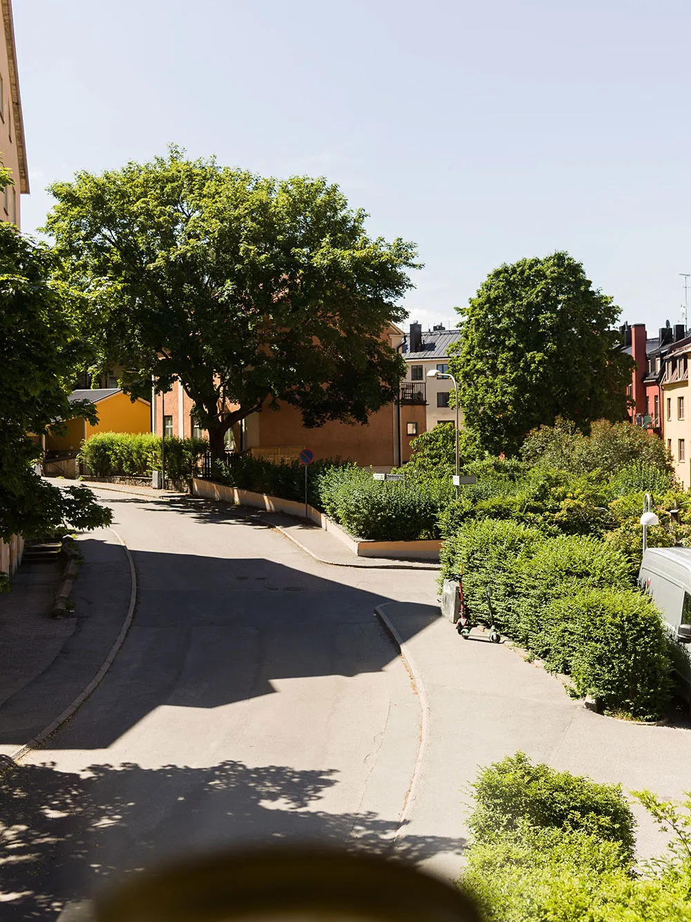Simplicité scandinave et verdure à la fenêtre : appartement en banlieue de Stockholm (58 m²) - Gallery image 21