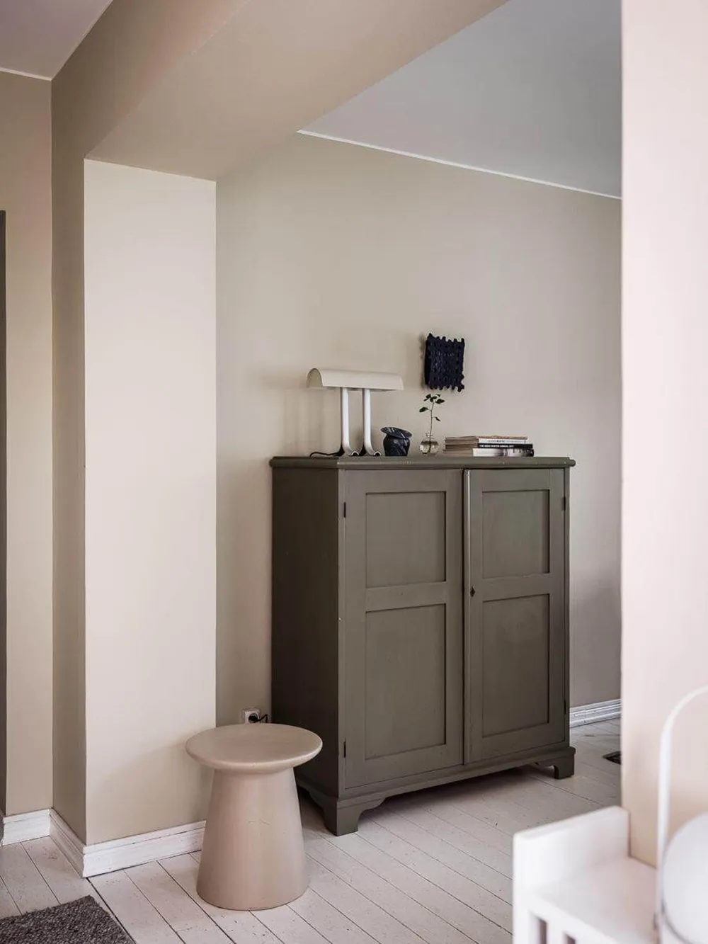 Appartement scandinave avec salon beige et chambre à coucher terre deSienne (68 m²) - Gallery image 4