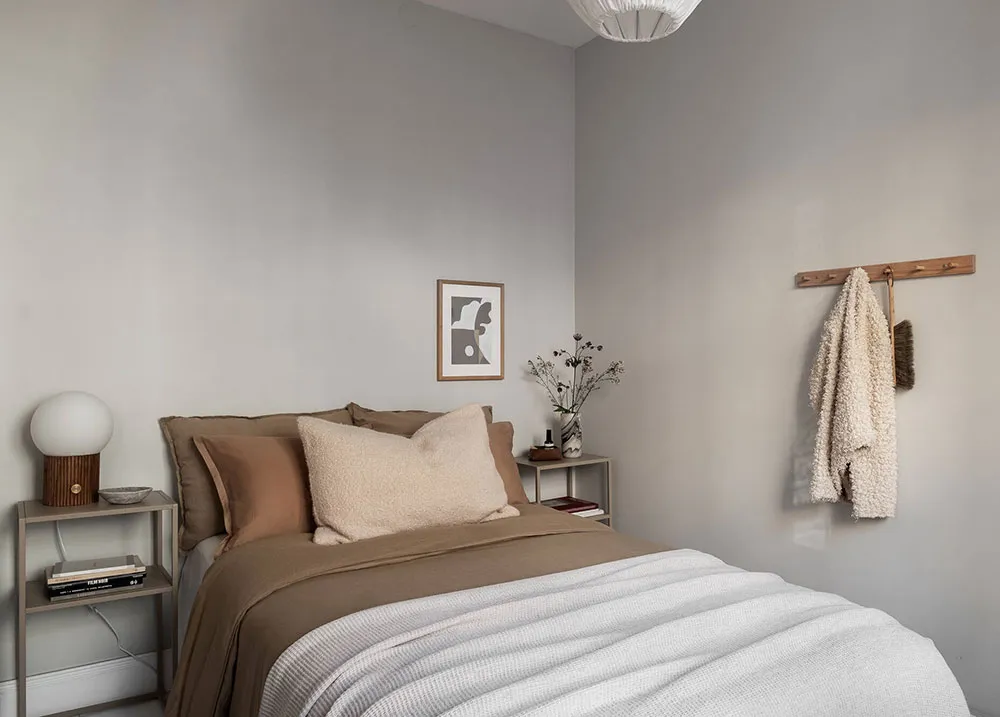 Амбарная дверь и кухня в нише: компактная и стильная двушка в Швеции (46 кв. м) - Gallery image 11