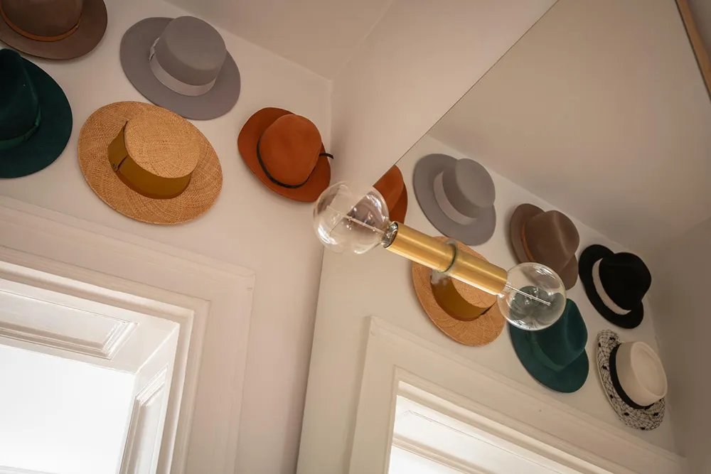 Murs gris et décoration chaleureuse : appartement cosy à Göteborg (63 m²) - Gallery image 28