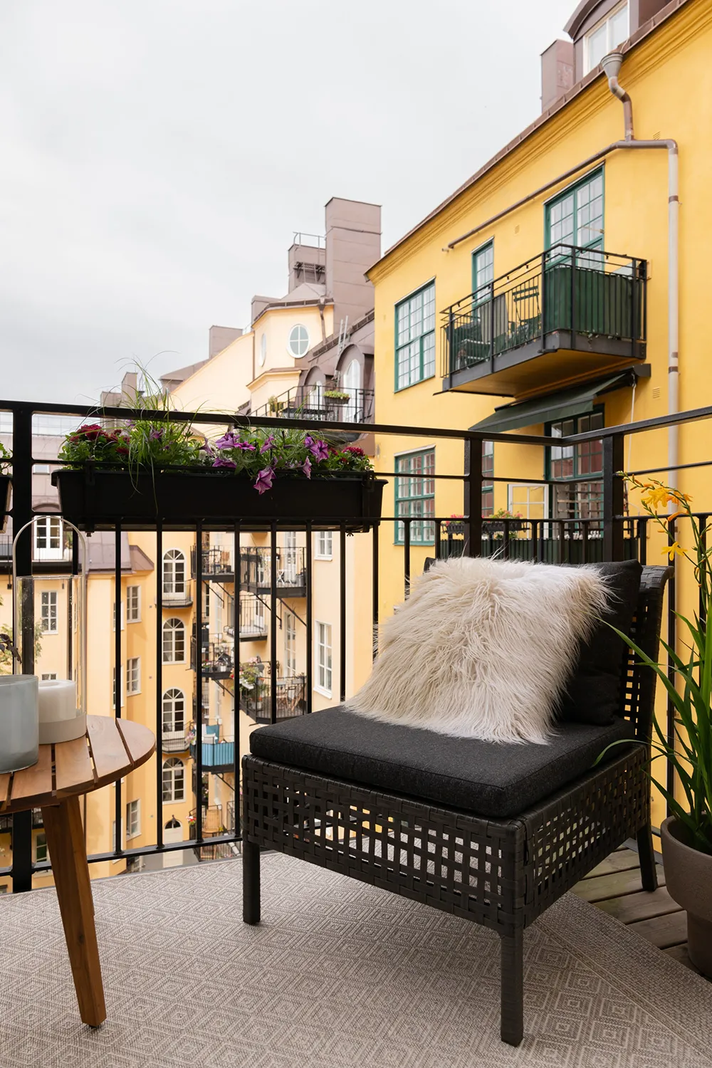 Красивые оттенки синего в дизайне элегантной квартиры в Стокгольме (93 кв. м) - Gallery image 31