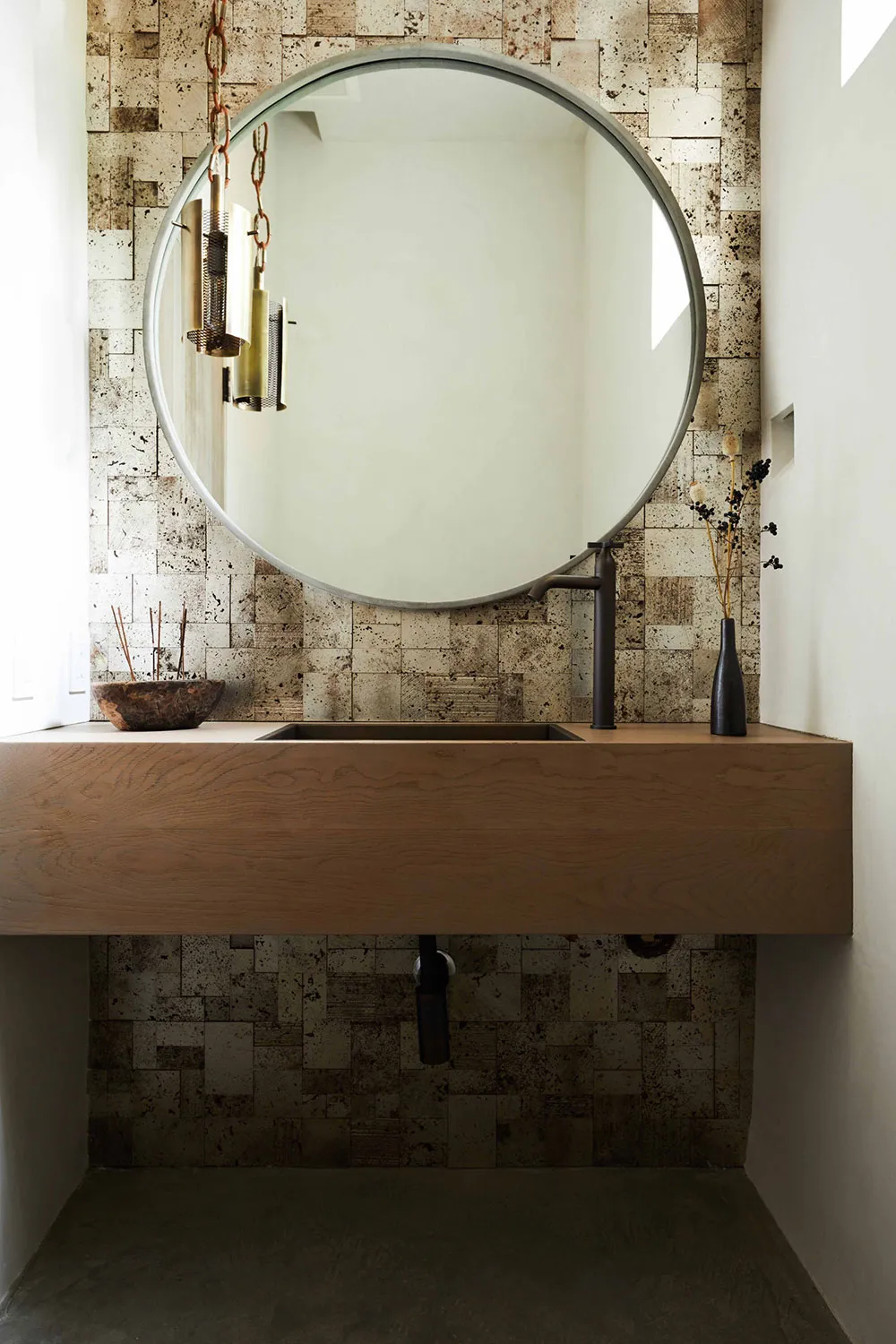 कैलिफोर्निया में स्थित एक मैक्सिकन विला का चमकदार एवं आधुनिक रूप से पुनर्निर्माण - Gallery image 16