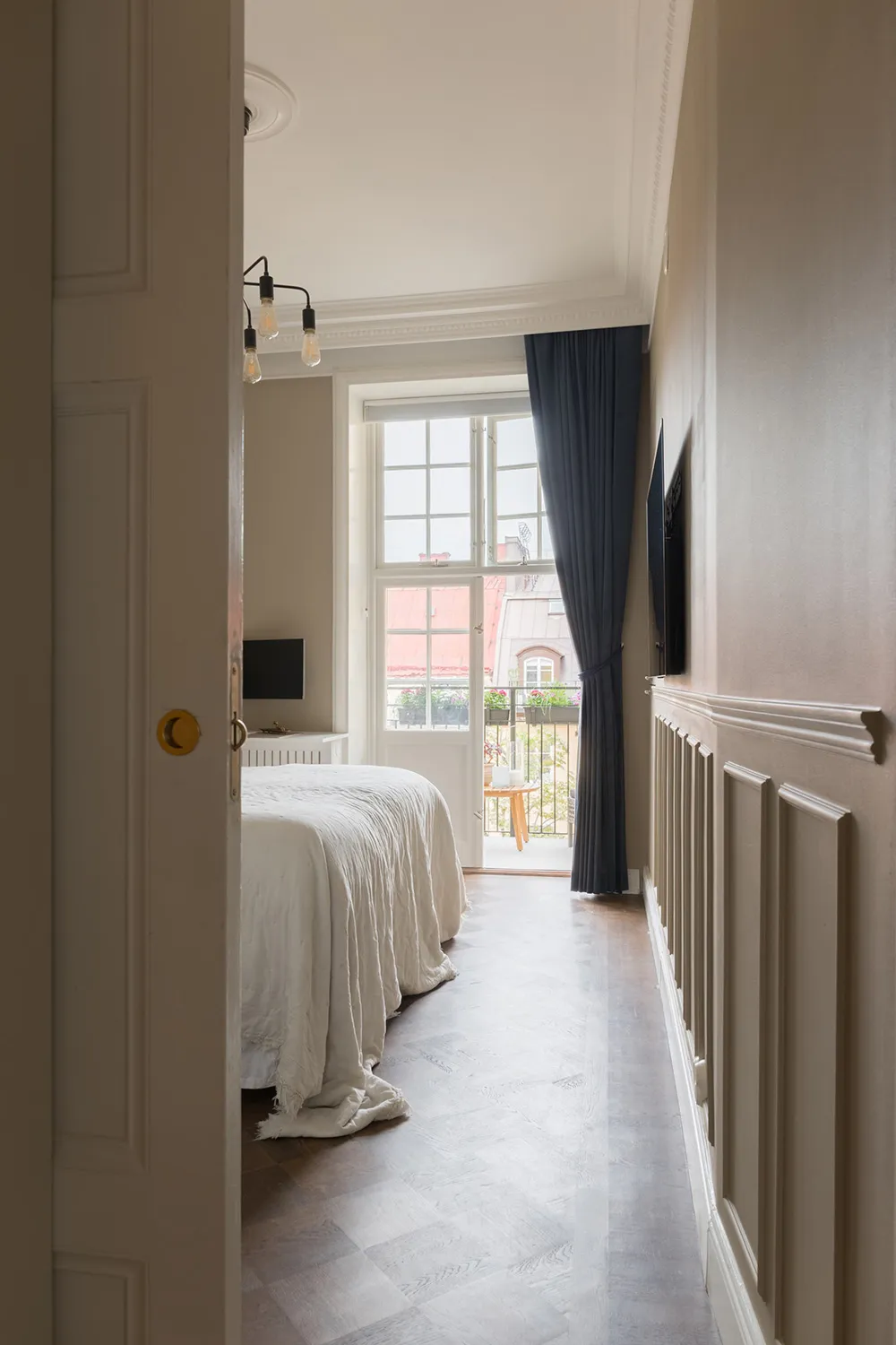 Красивые оттенки синего в дизайне элегантной квартиры в Стокгольме (93 кв. м) - Gallery image 33