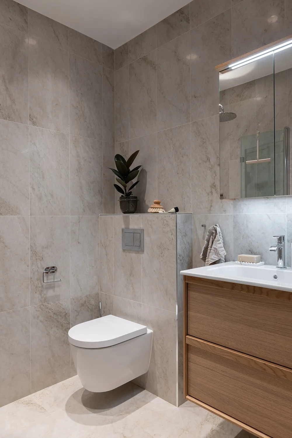 Красивые оттенки синего в дизайне элегантной квартиры в Стокгольме (93 кв. м) - Gallery image 23