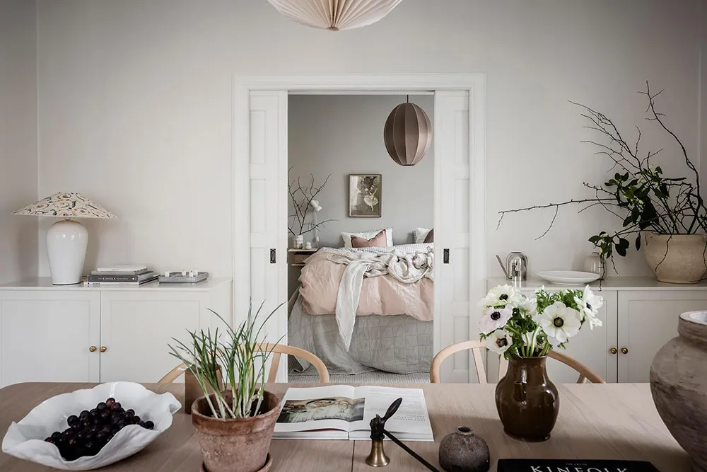 Cozy Warm Details in a Bright Scandinavian Interior (87 sq. m) - 24