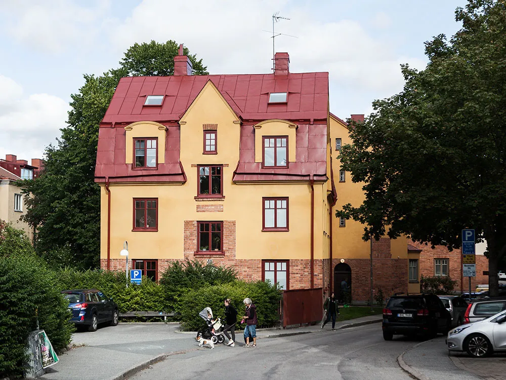 Simplicité scandinave et verdure à la fenêtre : appartement en banlieue de Stockholm (58 m²) - Gallery image 1