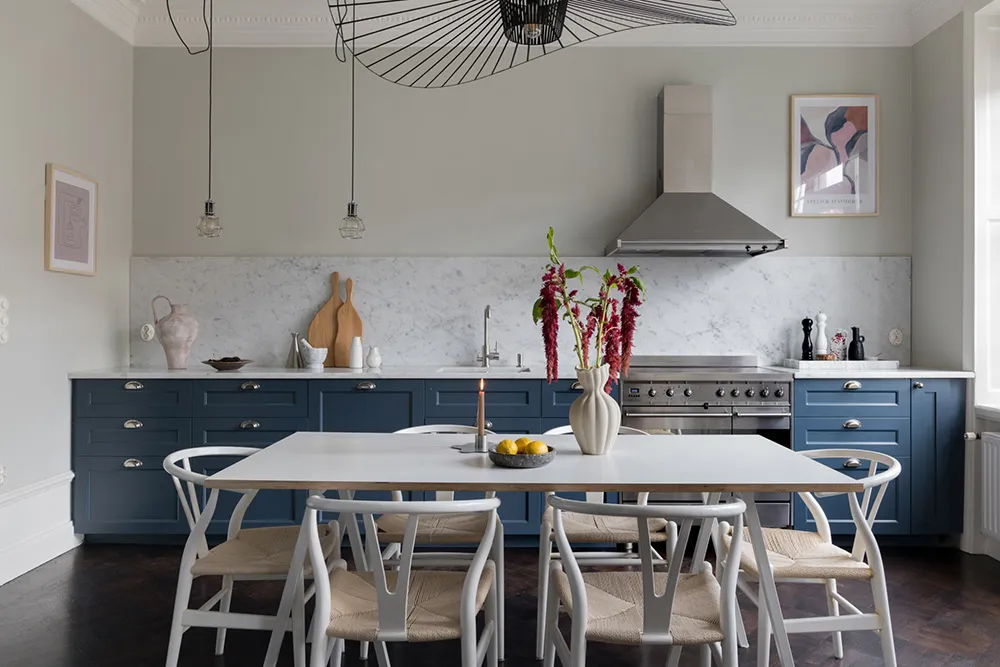 Красивые оттенки синего в дизайне элегантной квартиры в Стокгольме (93 кв. м) - Gallery image 13