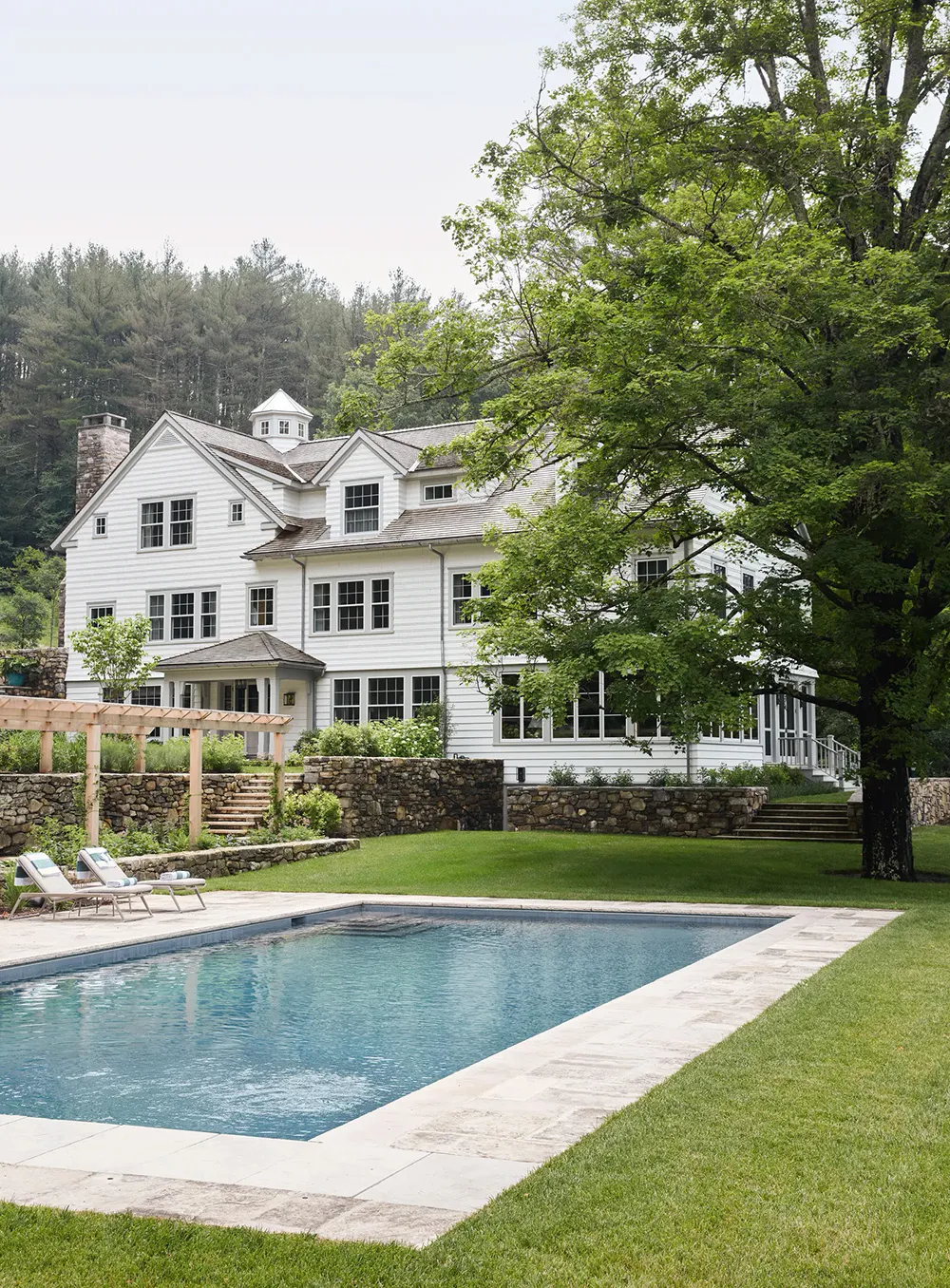 Alter Scheunenbau, der zu inspirierendem Zuhause für junge Familie wurde - Gallery image 1