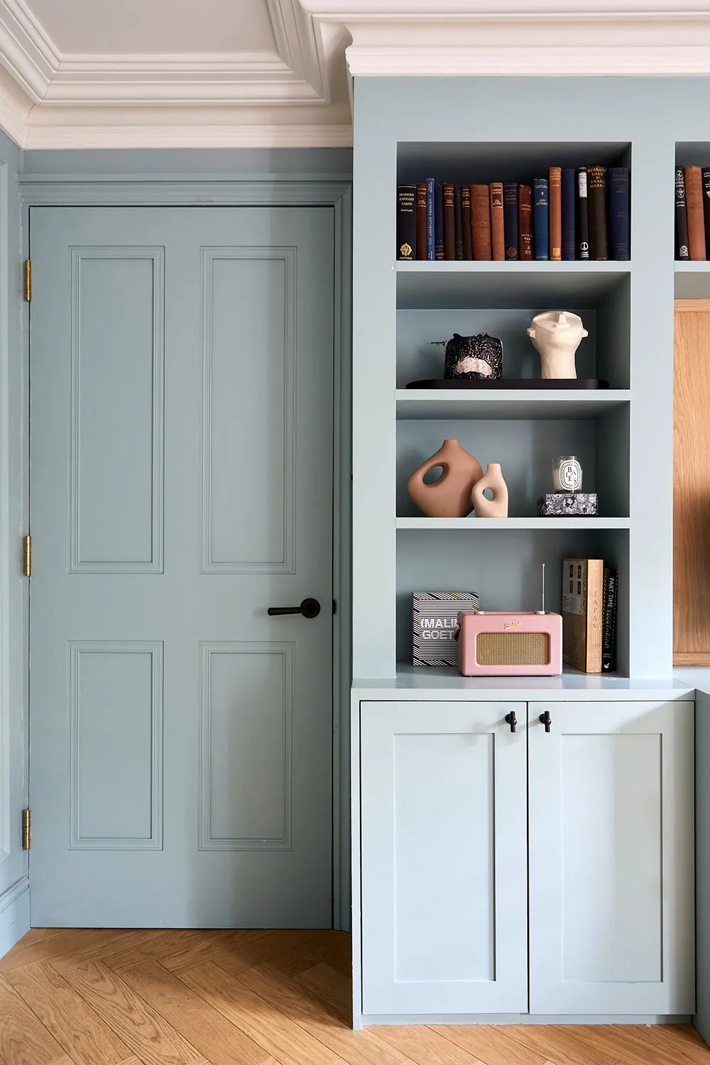 Лёгкие и элегантные интерьеры квартиры в прекрасном викторианском доме в Лондоне - Gallery image 18