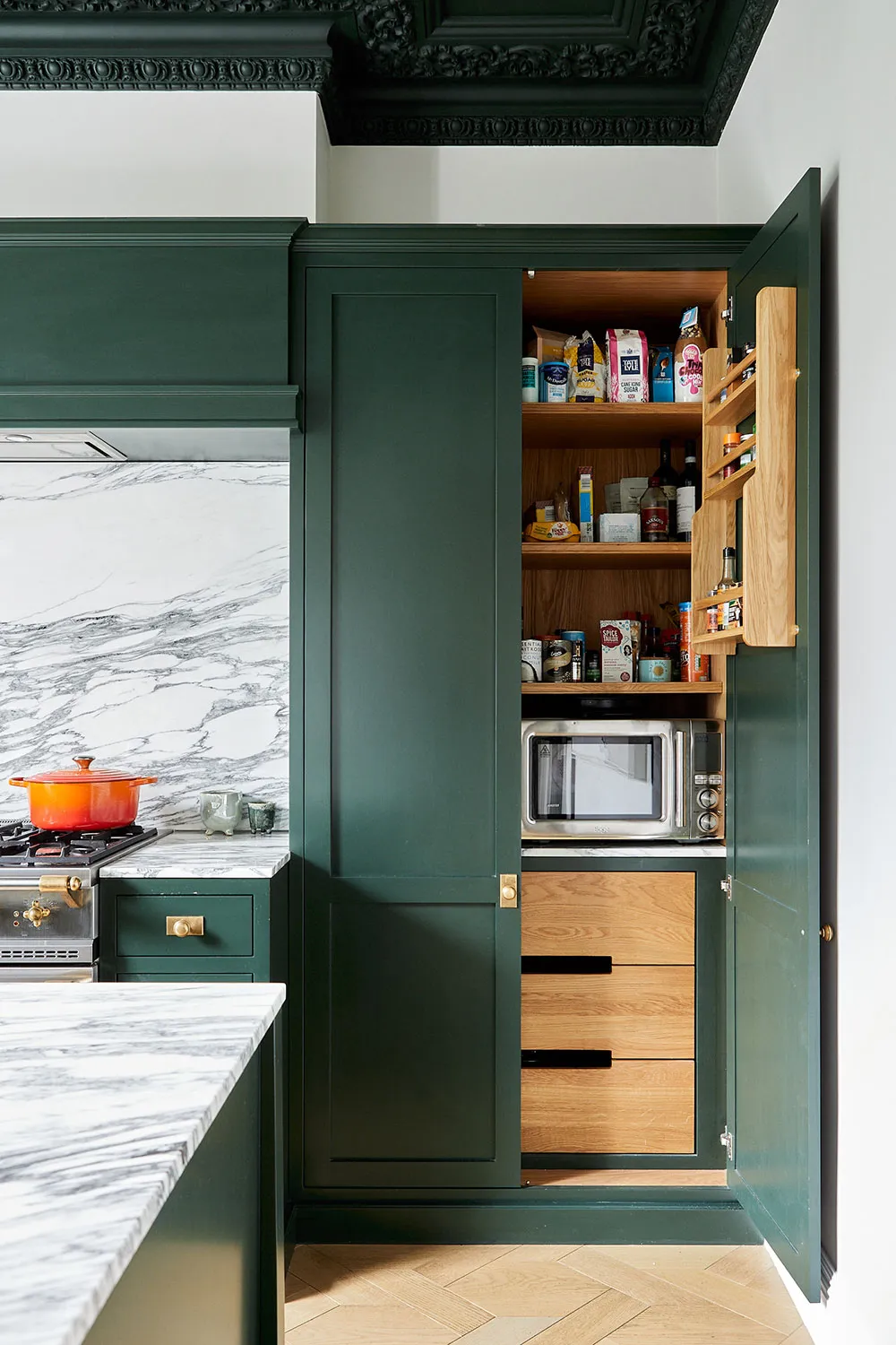 Лёгкие и элегантные интерьеры квартиры в прекрасном викторианском доме в Лондоне - Gallery image 11