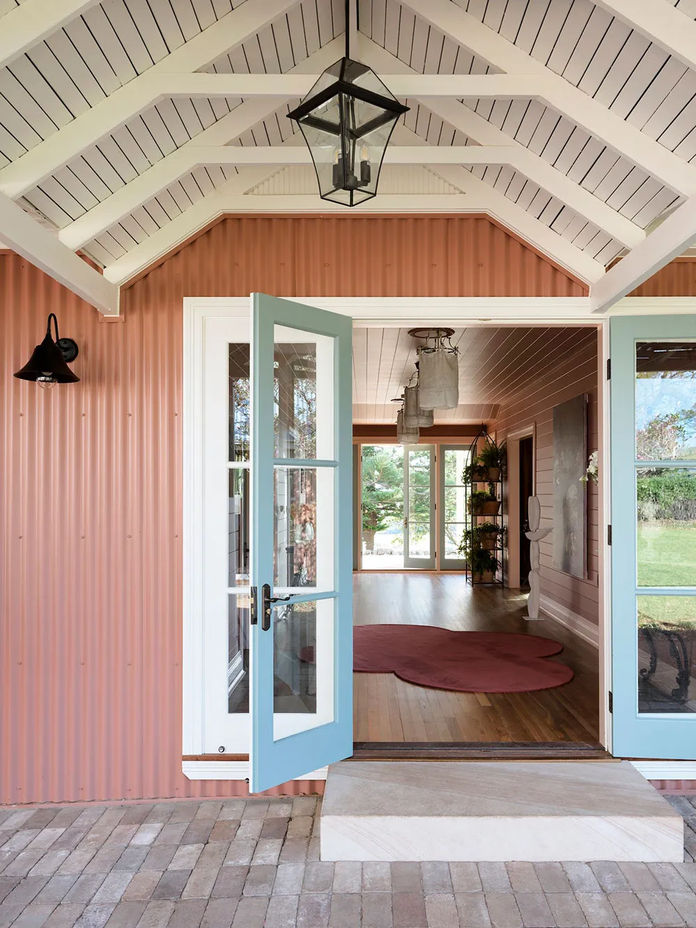 Красивые оттенки и винтаж в обновленном дизайне старинной фермы в Австралии - Gallery image 19