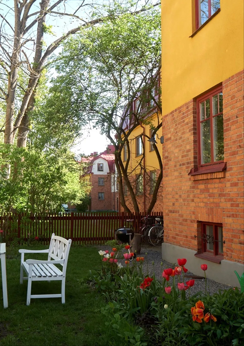 Simplicité scandinave et verdure à la fenêtre : appartement en banlieue de Stockholm (58 m²) - Gallery image 19