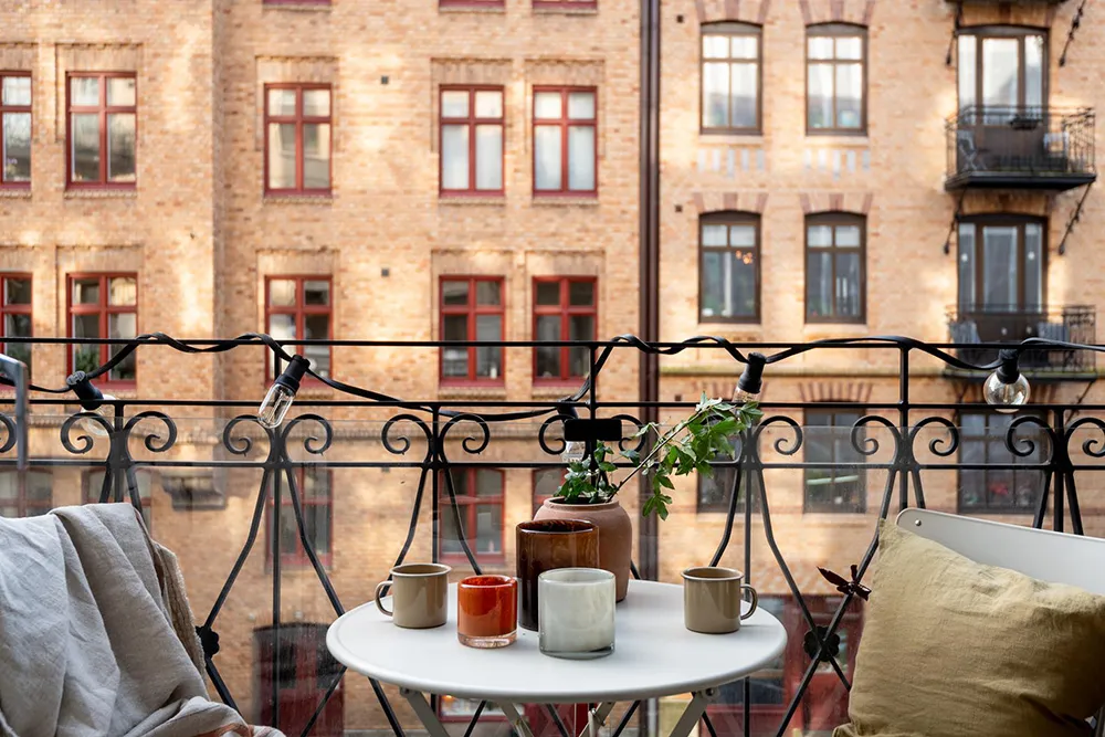 Murs gris et décoration chaleureuse : appartement cosy à Göteborg (63 m²) - Gallery image 12