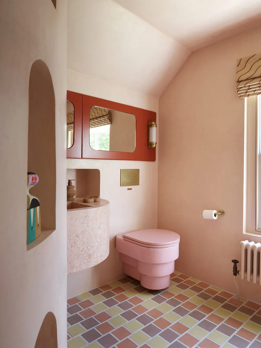 Arches, niches et murs décorés de stuc : un intérieur original à Londres - Gallery image 8