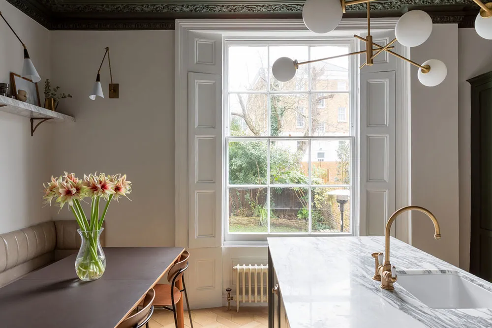 Лёгкие и элегантные интерьеры квартиры в прекрасном викторианском доме в Лондоне - Gallery image 7