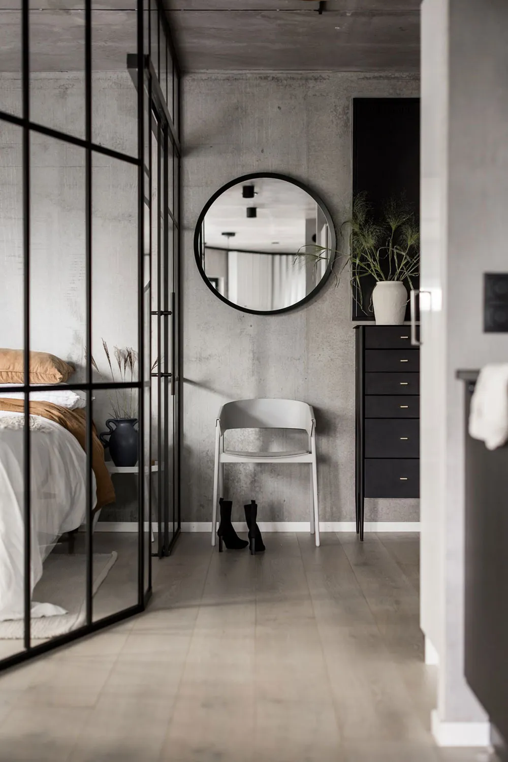 Маленькая скандинавская квартира с бетонными стенами (46 кв. м) - Gallery image 12