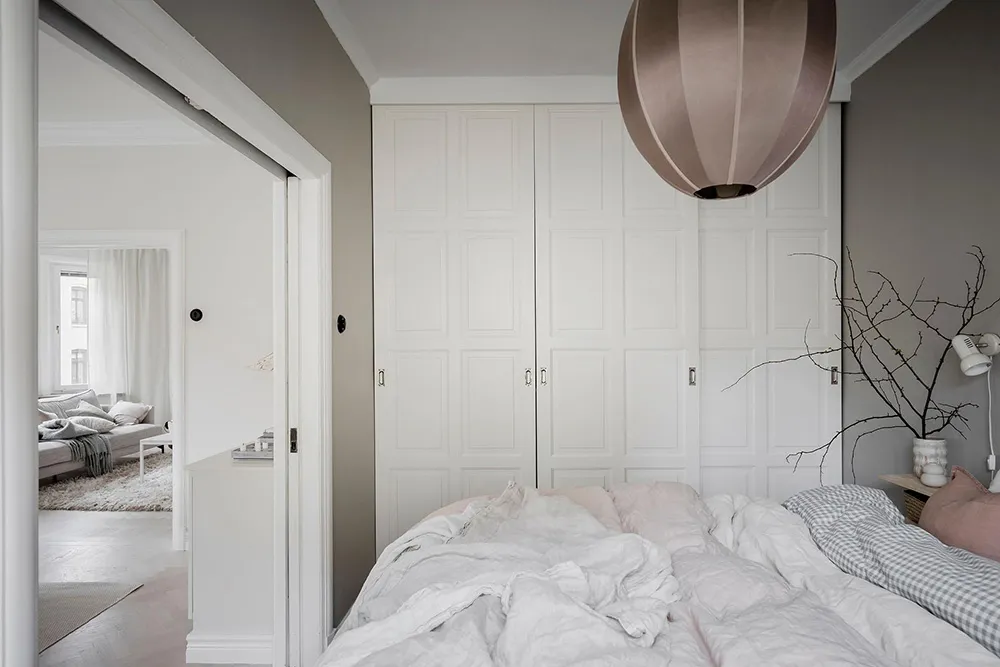 Cozy Warm Details in a Bright Scandinavian Interior (87 sq. m) - 27