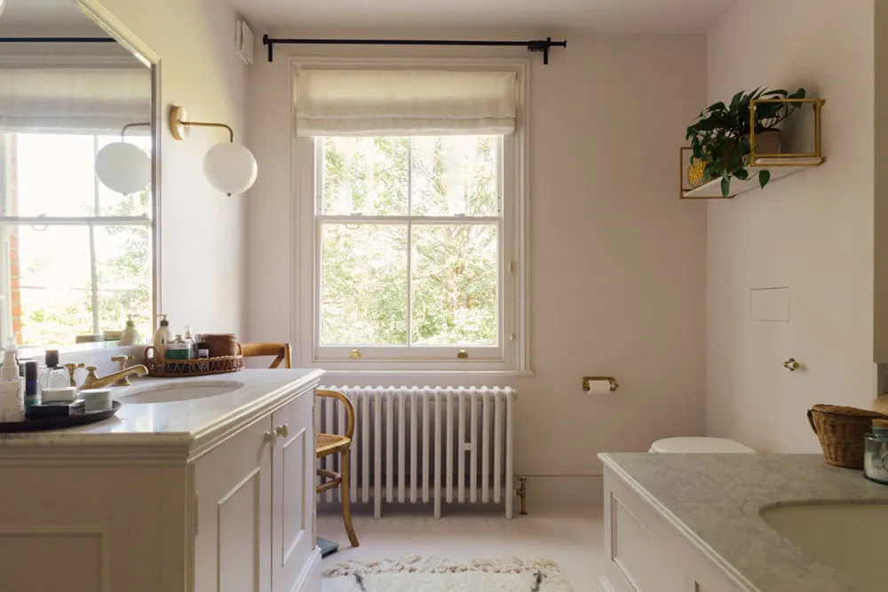 Intérieurs ensoleillés d'une maison victorienne avec vitraux à Londres - Gallery image 19