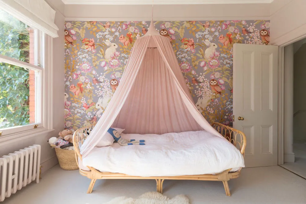 Intérieurs ensoleillés d'une maison victorienne avec vitraux à Londres - Gallery image 22