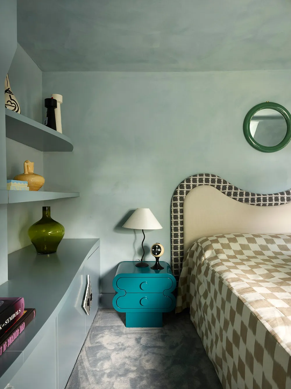 Arches, niches et murs décorés de stuc : un intérieur original à Londres - Gallery image 12