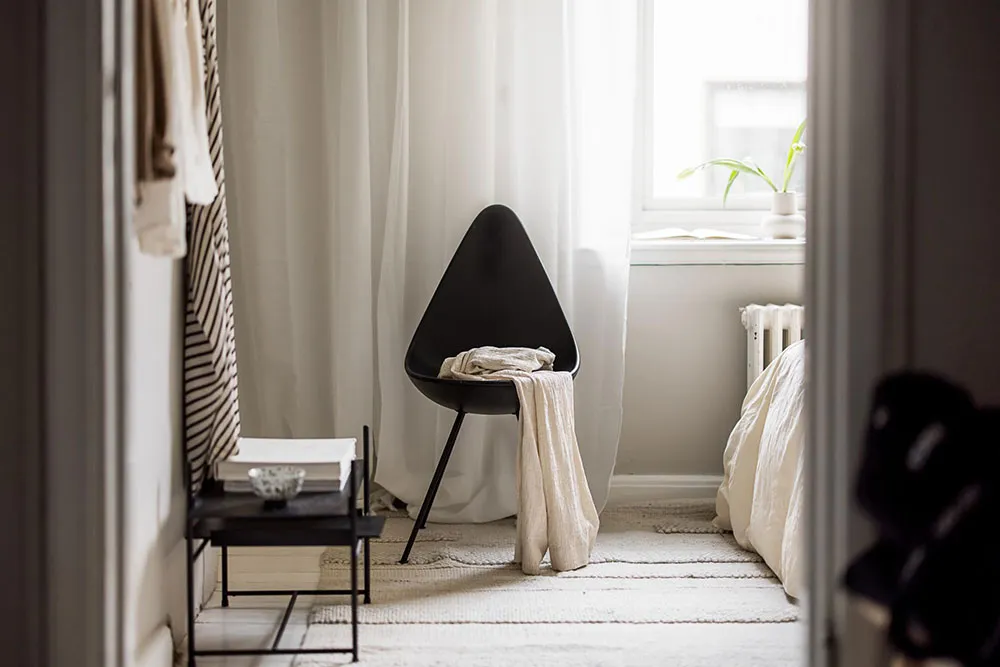 Gemütlicher grau-beige Interior mit Kamin in Göttingen (58 qm) - Gallery image 17