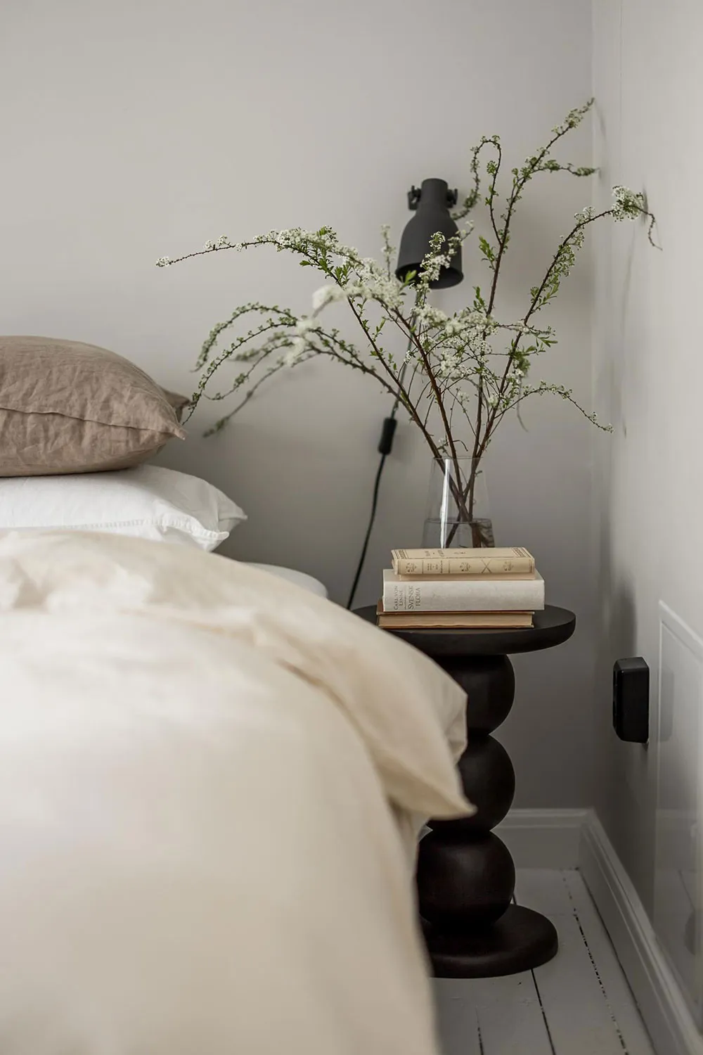 Gemütlicher grau-beige Interior mit Kamin in Göttingen (58 qm) - Gallery image 19