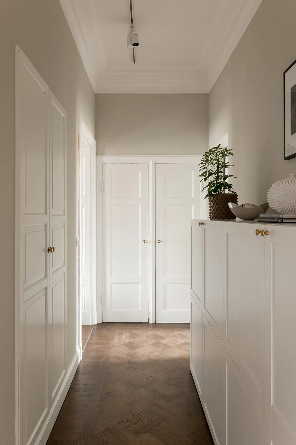 Красивые оттенки синего в дизайне элегантной квартиры в Стокгольме (93 кв. м) - Gallery image 24